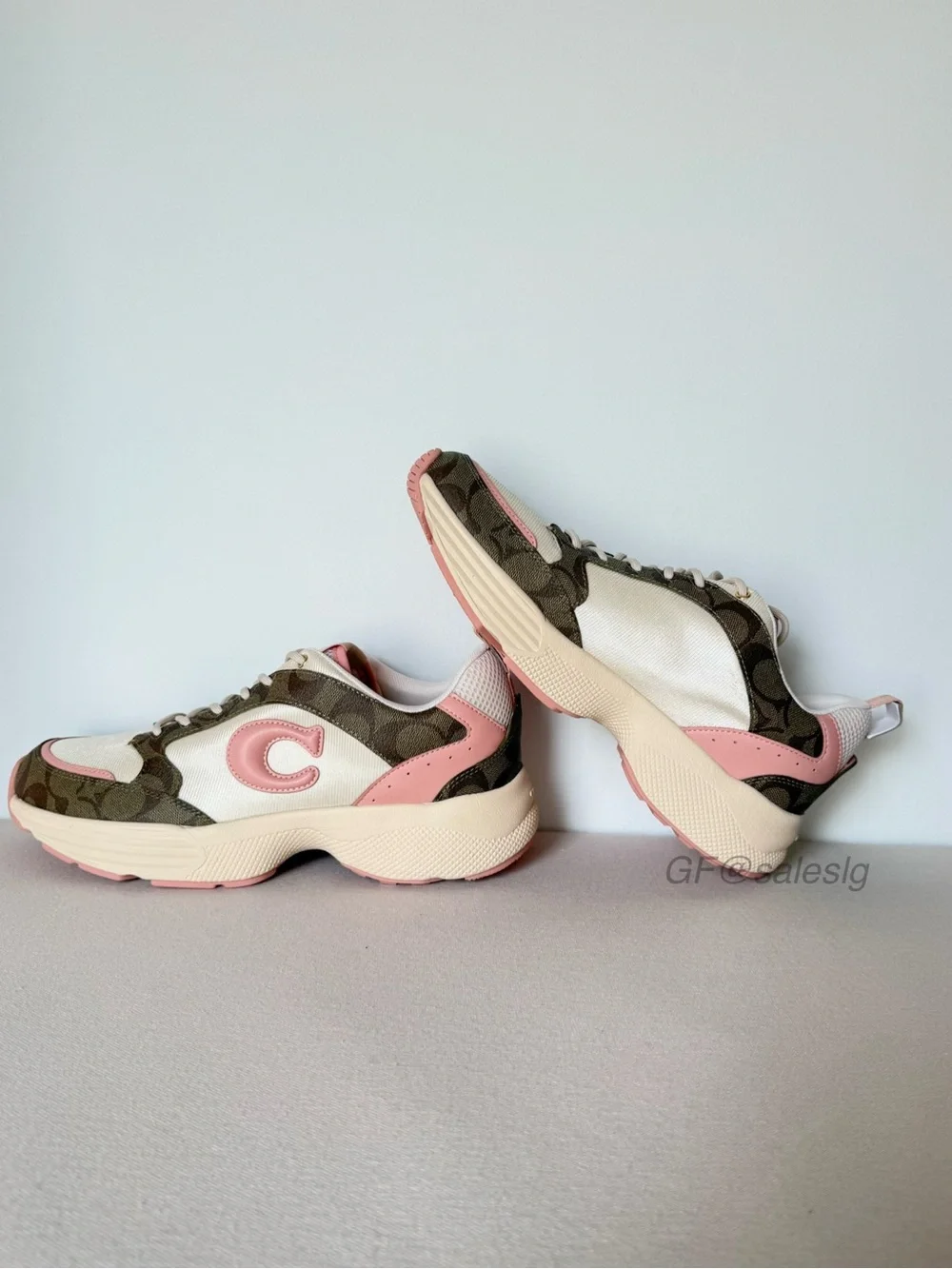 NWT Coach C275 Tech lady’s Runner Sneaker Pink Signature size 11B CI071